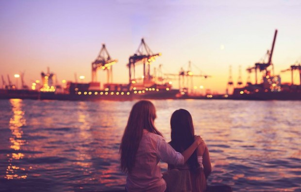 “Lúc khó khăn mới biết ai là bạn, khi hoạn nạn mới hiểu bạn là ai”. (Ảnh qua: bestie.vn)